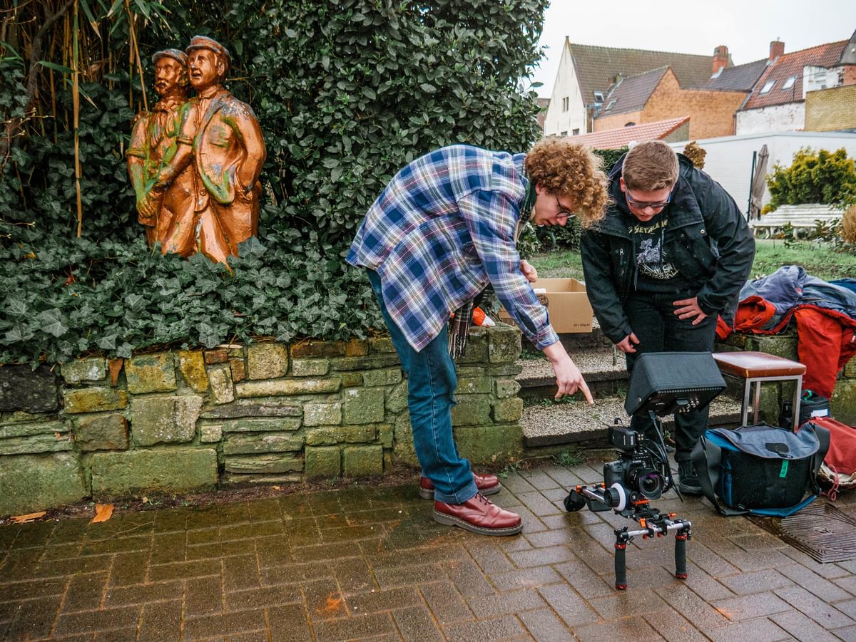 BTS TUSSEN DE KAMERS 1 min