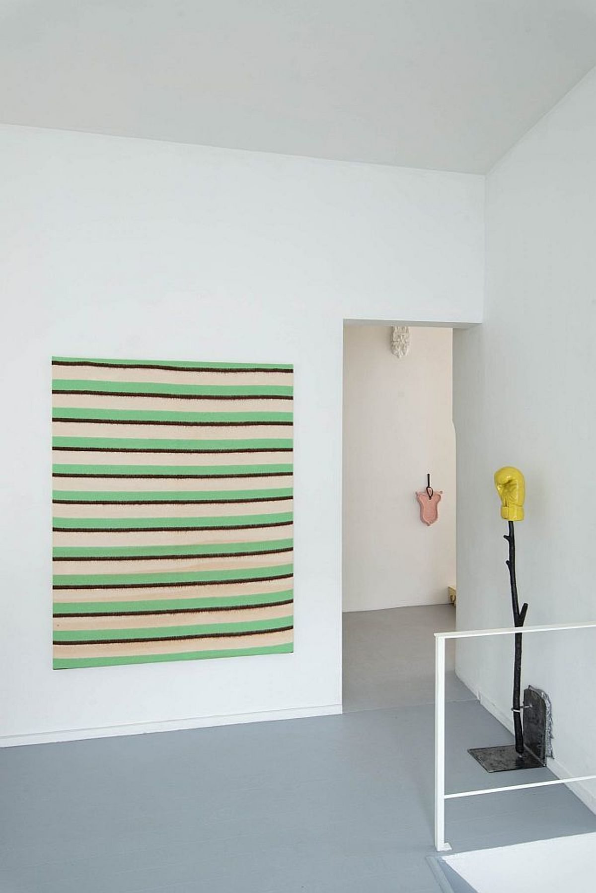 Www alicevanderschoot be works sb42 installationview 1 1367x2048 verkleind